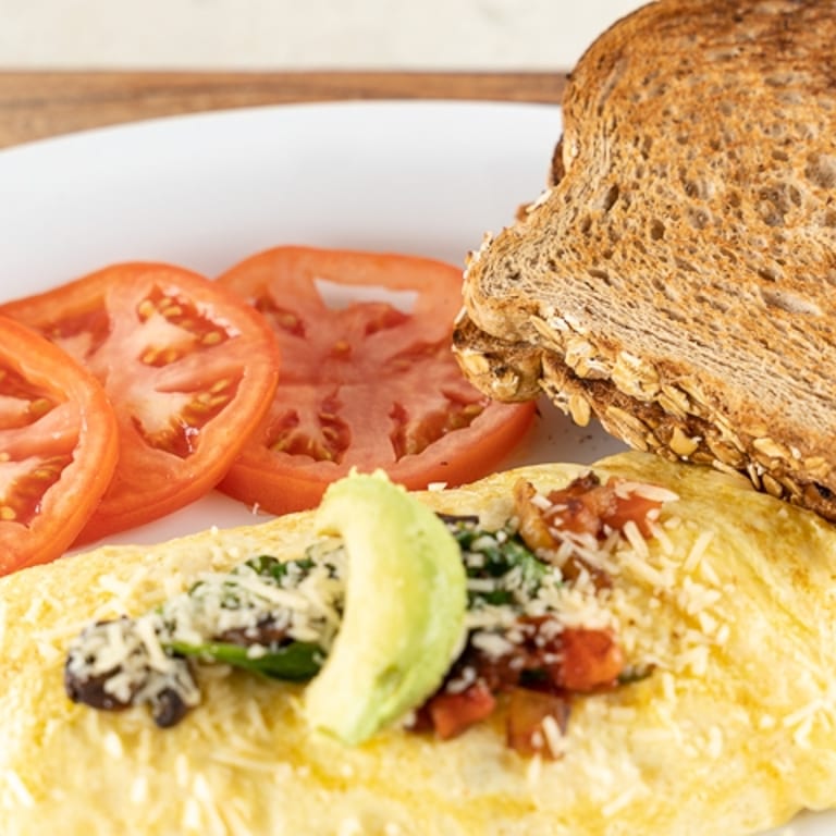 Convenient Delivery Options for American Breakfast and Sandwiches